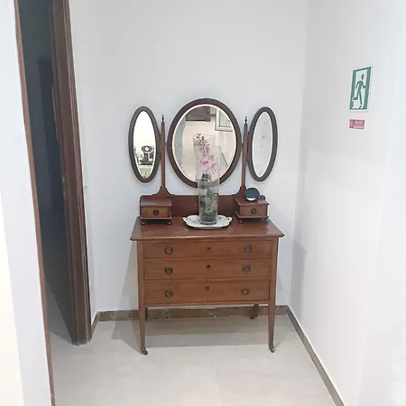 The Pope At The Window Tatil Evi