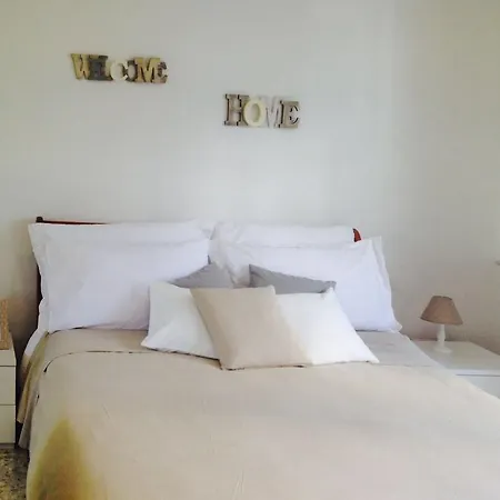 The Pope At The Window Tatil Evi