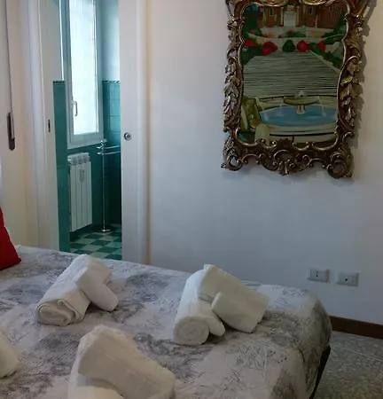 The Pope At The Window Tatil Evi